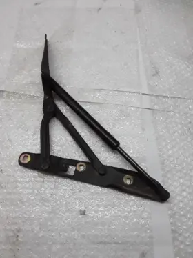 174.bm1p98 Bmw R/r Right Rear Trunk Hinge With Strut 1998 528i Z-38p