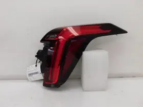 84864811 Cadillac Ct4 Right Tail Light Red Lens Oem 2020 2021 2022 2023