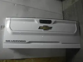 170.gm8326 Chevrolet 2026 Silverado 2500 2500hd Tailgate