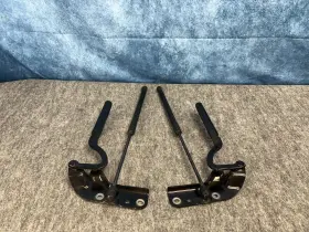 23210903 Chevrolet Camaro 2016-2024 Ss Trunk Hinge With Strut Set Left Right Oem