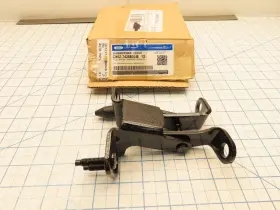 Cn1z-7426800-b Ford Upper Liftgate Hinge