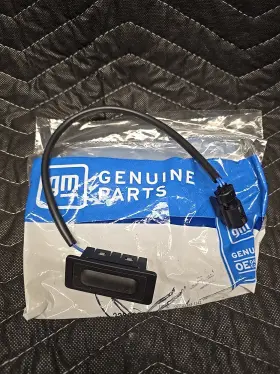 22869802 Gm Oem Genuine Liftgate Tailgate Hatch-release Button Switch New 22869802 Gm Oem Genuine Liftgate Tailgate Hatch-release Button Switch New