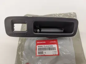 84442-tla-a11za Honda Genuine Pull Pocket