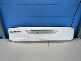 87371-d3110 Hyundai 2015-2018 Tucson Moulding-back Panel 87371d3110 Damage 87371-d3110 Hyundai 2015-2018 Tucson Moulding-back Panel 87371d3110 Damage