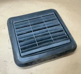 55055998ad Jeep 03-06 Tj Wrangler Rear Tailgate Exhaust Vent Tail Gate Screen Oe