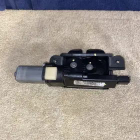 68364385ac Jeep 2020 Cherokee Limited Oem Tailgate Actuator Latch Part#68364385ac-used