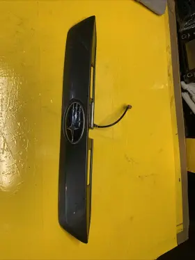 91111-fl00a Subaru 2017 - 2021 Impreza Trunk Deck Lid Trim Garnish 91111fl00a 91112fl00a Oem