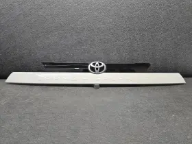76801-0e420 Toyota 2024 2025 Grand Highlander Gate Trim Molding Garnish Panel